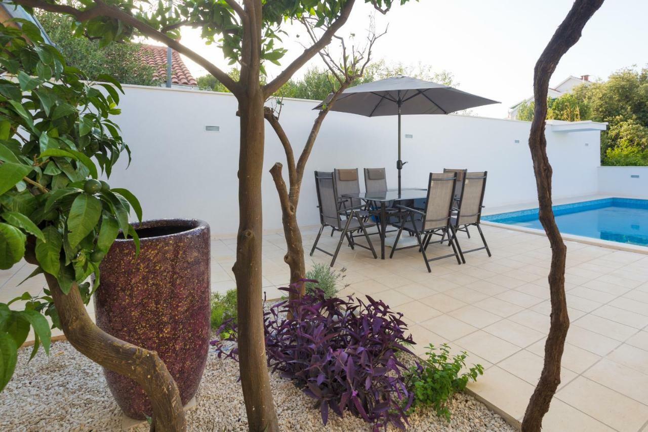 Aras Wind Rose Villa Supetar Exterior foto
